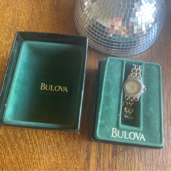 BULOVA Gold Glow in The Dark Numbers & Hands Round Vintage Watch Stainless Steel - Picture 3 of 14